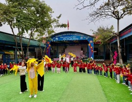 Giờ thể dục sáng tại trung tâm