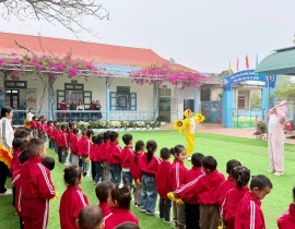 Giờ thể dục sáng tại trung tâm